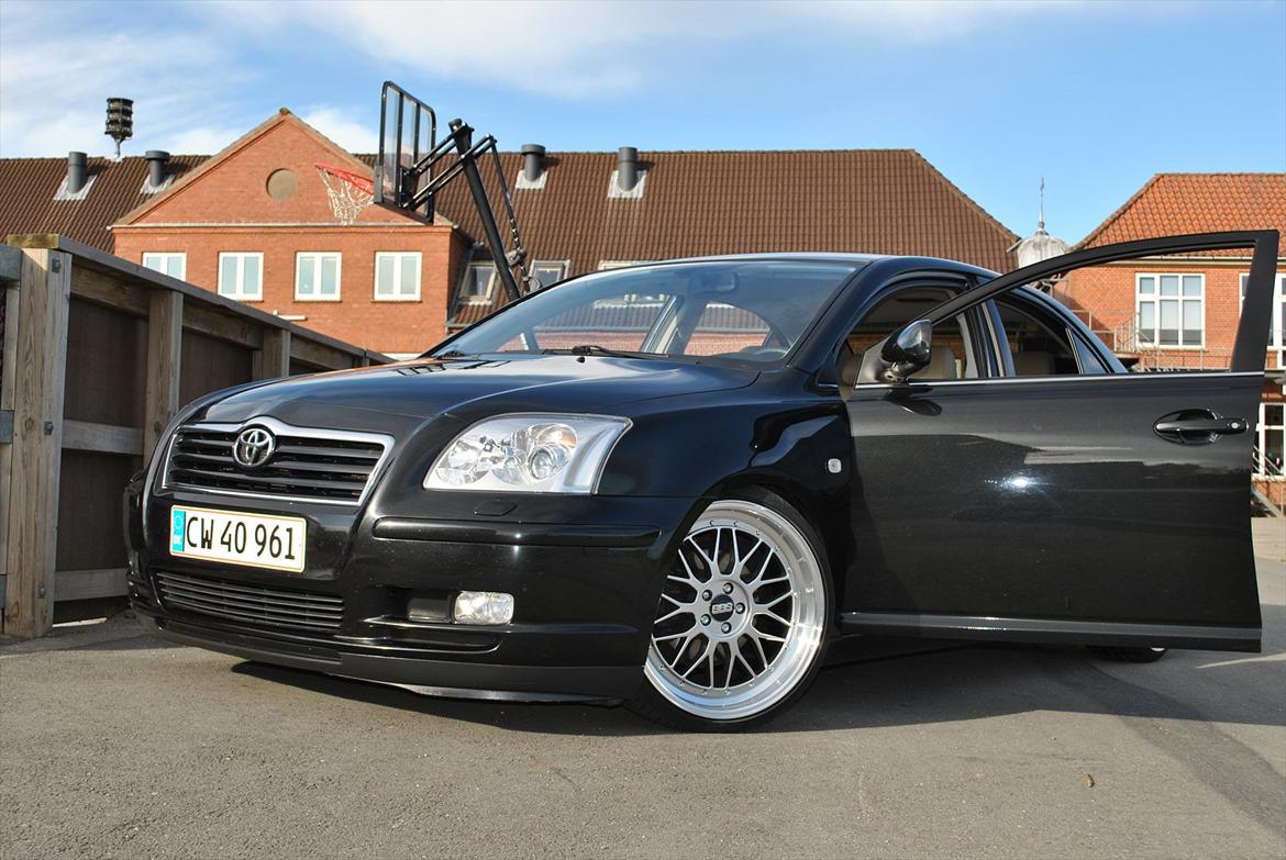 Toyota Avensis SOLGT billede 9