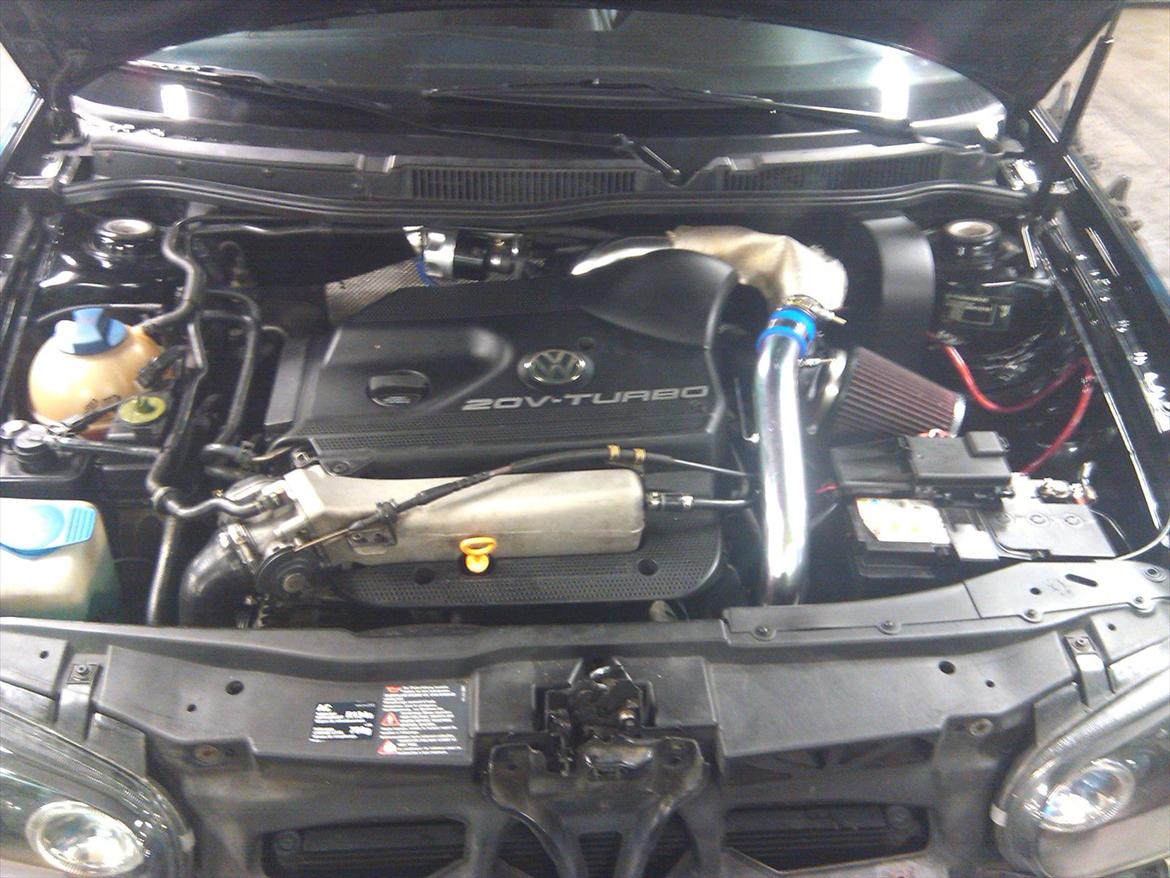 VW Golf 4 GTI - Det blev da meget godt med rørerne fra intercooleren, og i det hele taget en velholdt motor billede 14