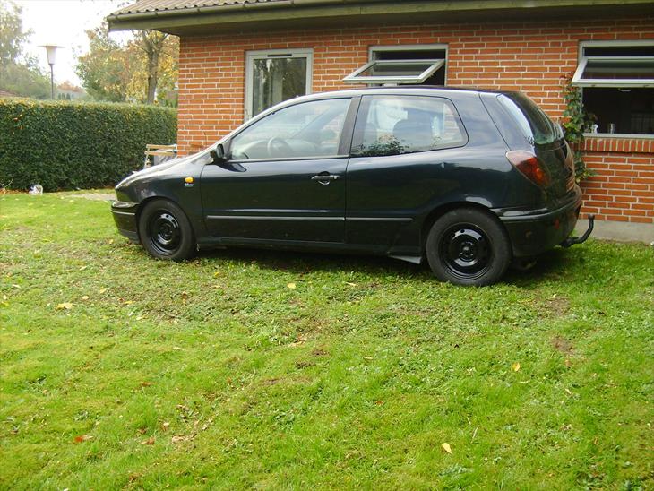 {{currentPhoto.altText}} billede {{currentPhoto.number}}