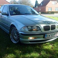 BMW  e46  320i 