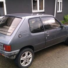 Peugeot 205 XRI