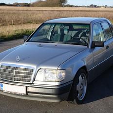 Mercedes Benz 260E - W124