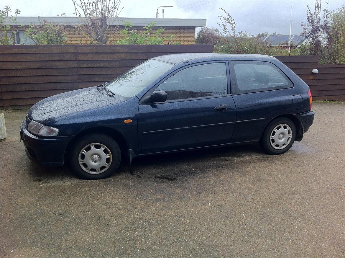 Mazda 323 Lx [Tid bil] billede 1