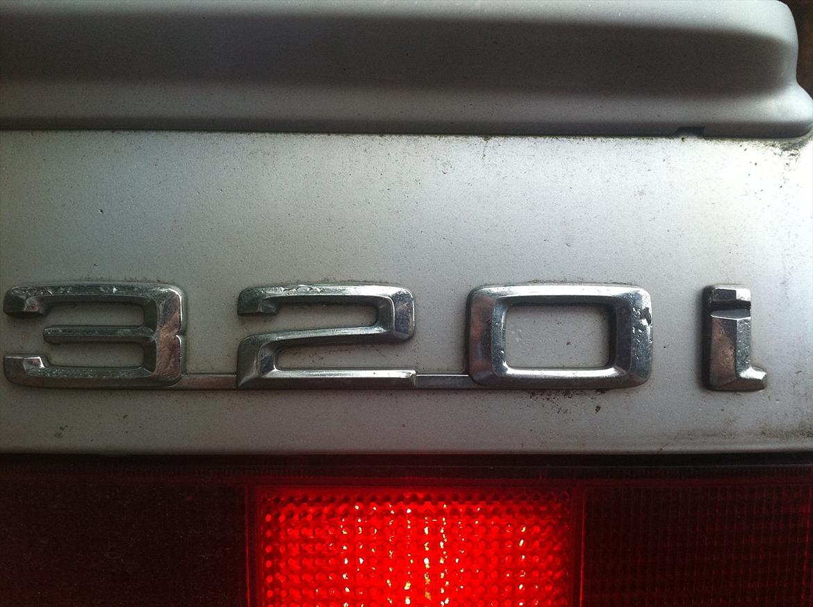 BMW E30 320i SOLGT billede 9