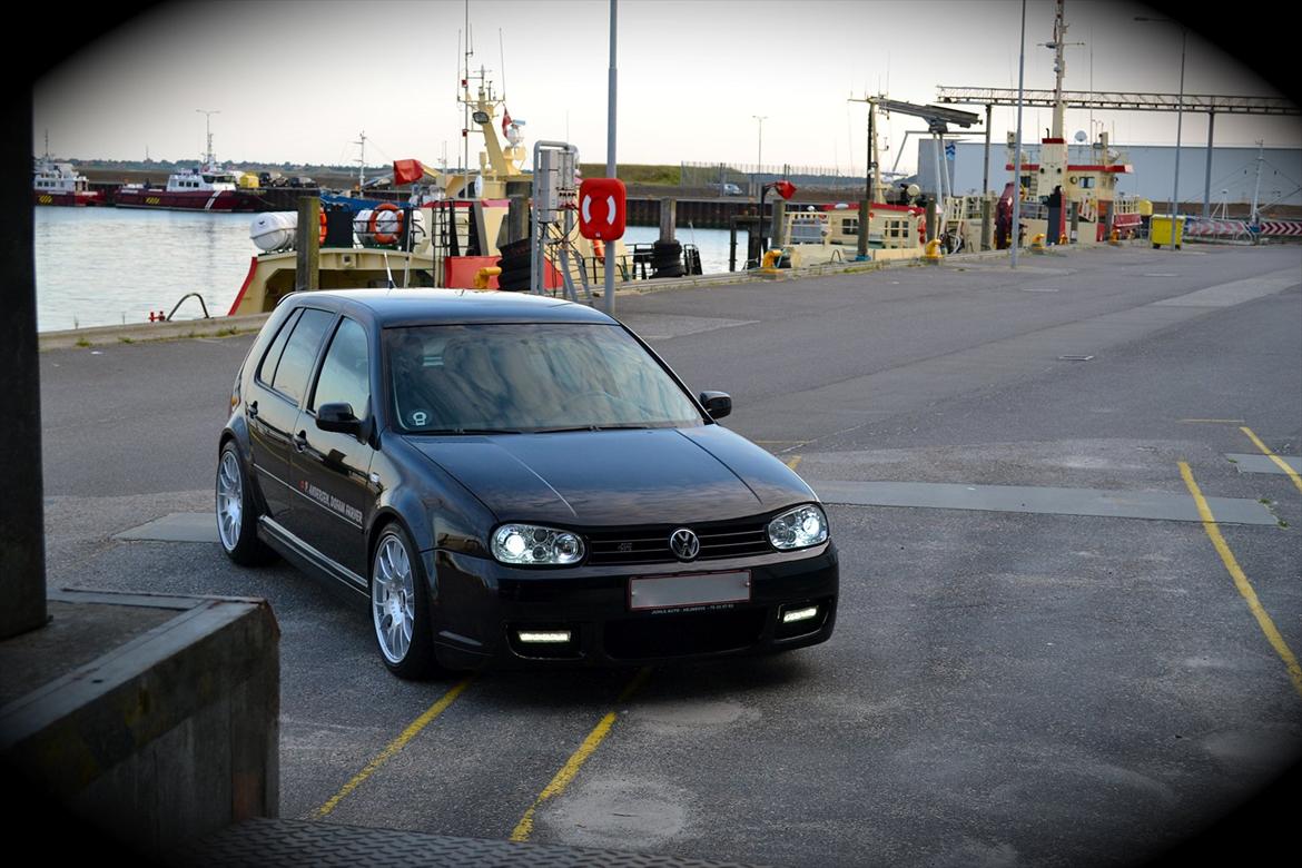 VW Golf IV .:R-line - - Das Auto - billede 1