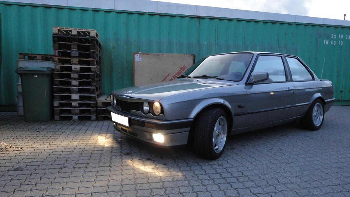 BMW E30 320i billede 3