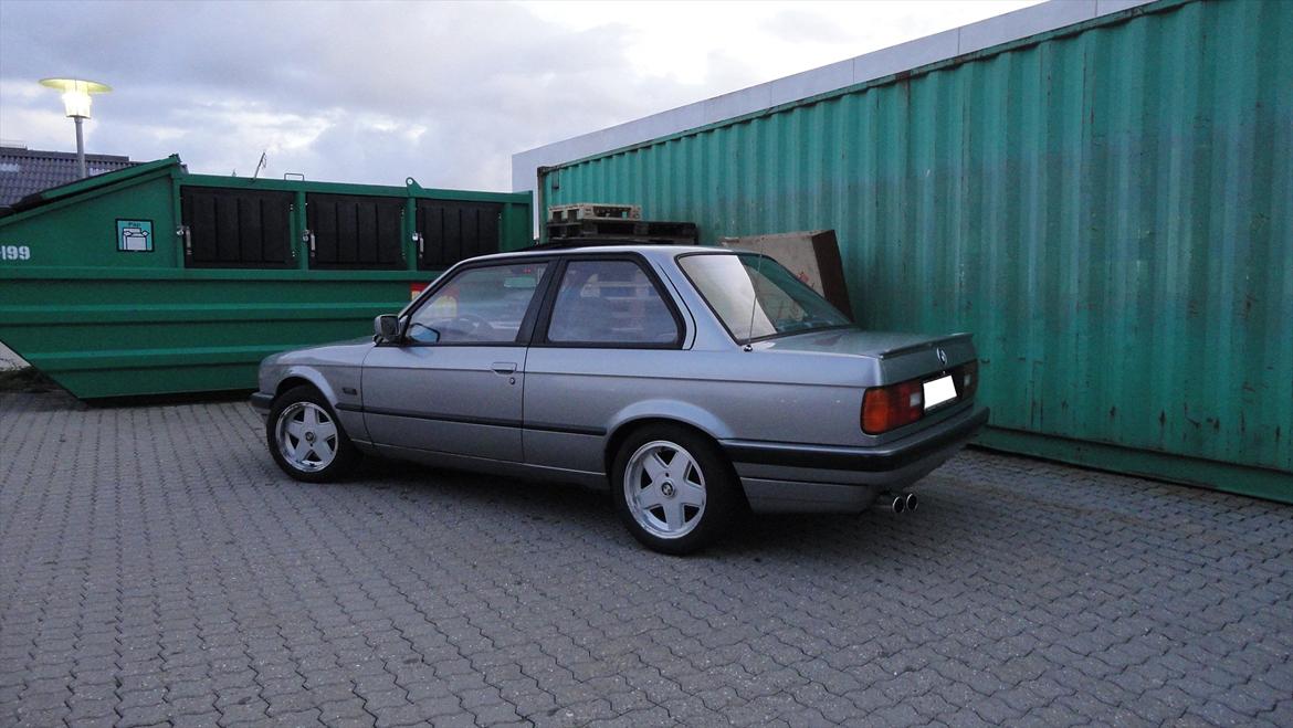 BMW E30 320i billede 4