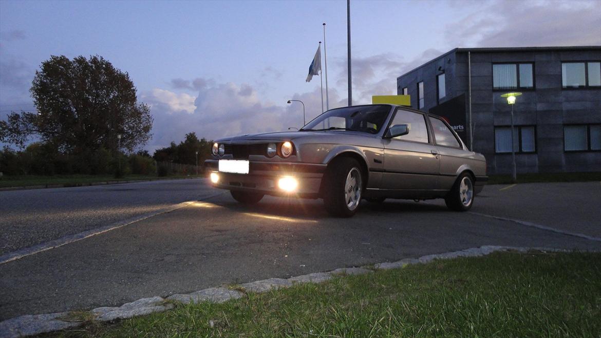 BMW E30 320i billede 7
