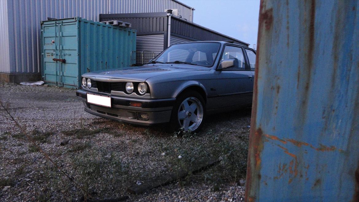 BMW E30 320i billede 9