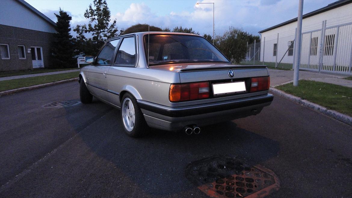 BMW E30 320i billede 10