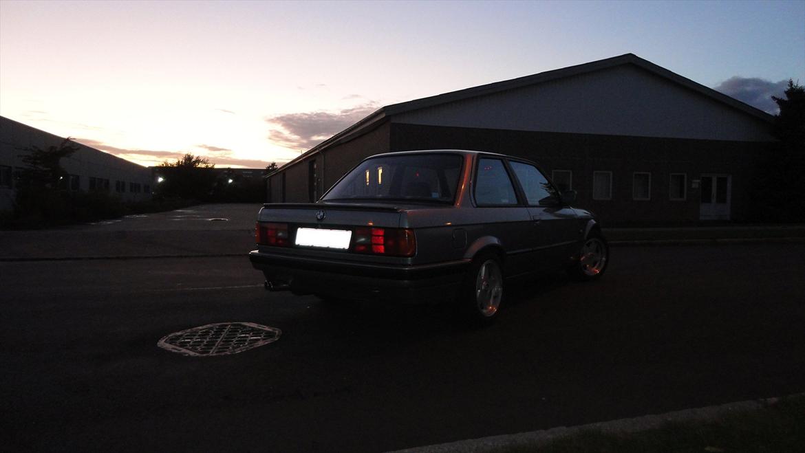 BMW E30 320i billede 11