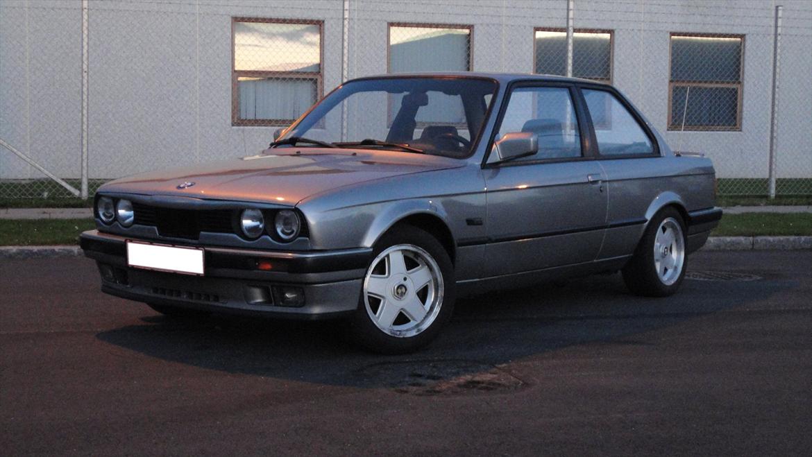 BMW E30 320i billede 13