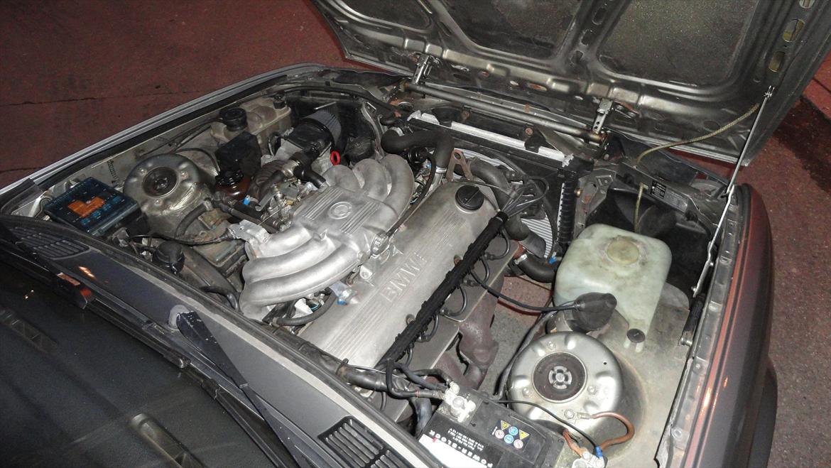 BMW E30 320i billede 18