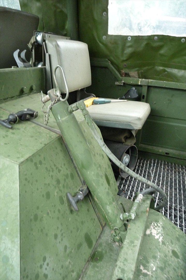 Volvo C303 Valp - Hydralik stemplen som tidligere har styret en 90mm kanon, skal flyttes om bagved og skal åbne og lukke baggagerummet! billede 7