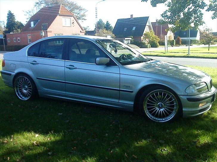 BMW  e46  320i  billede 2