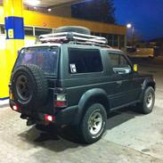 Mitsubishi Pajero 2.5TD GL Pick-Up