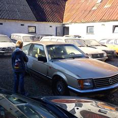 Opel Monza A1 3,0E Aut.