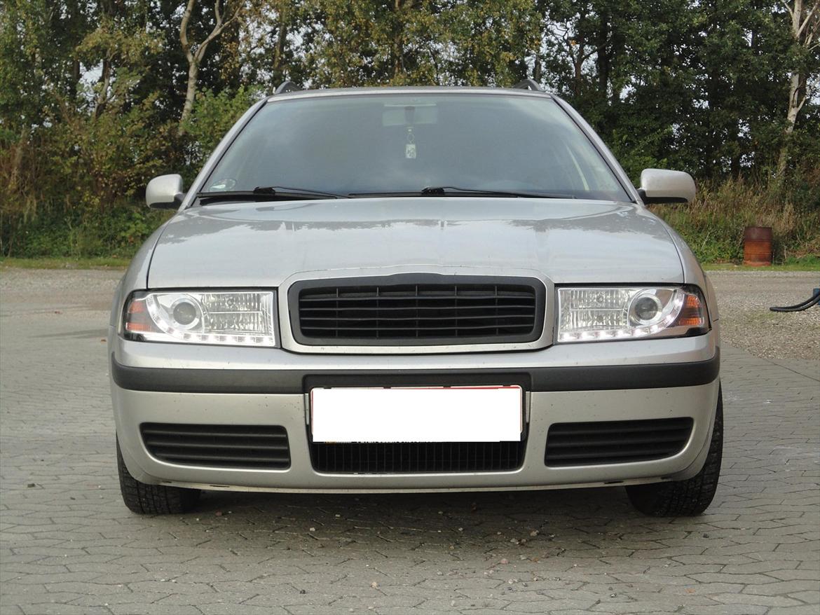 Skoda octavia combi - den er jo sød mangler bare lygter i forkofanger billede 1