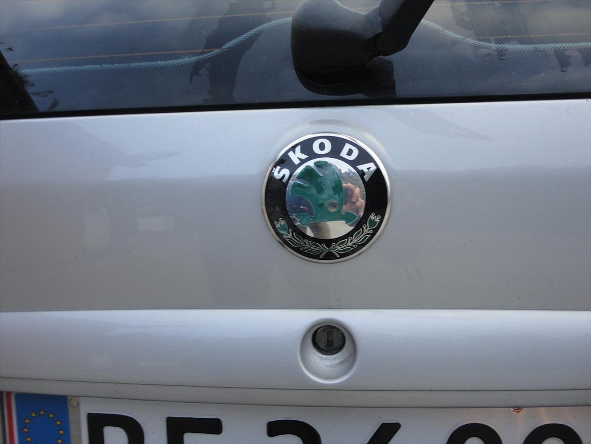 Skoda octavia combi - emblem billede 18