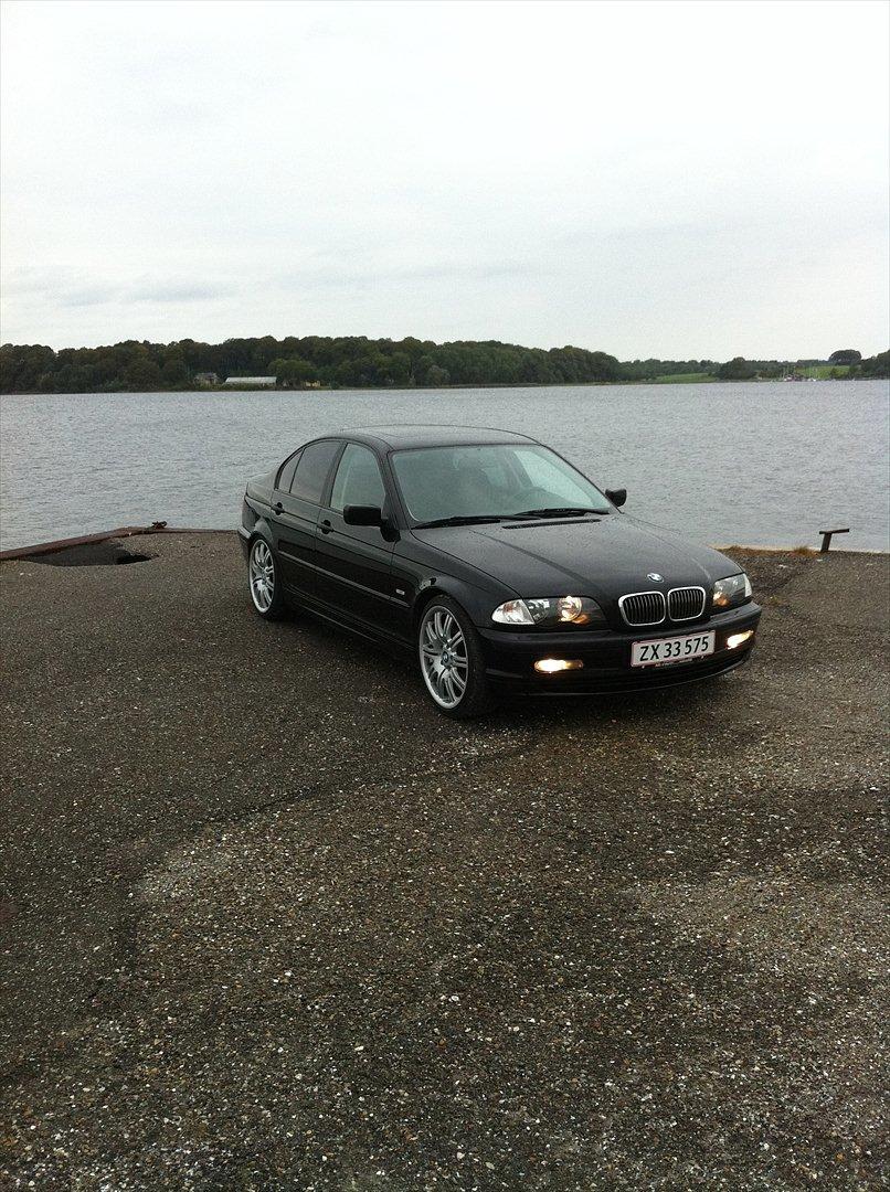 BMW 318i billede 2