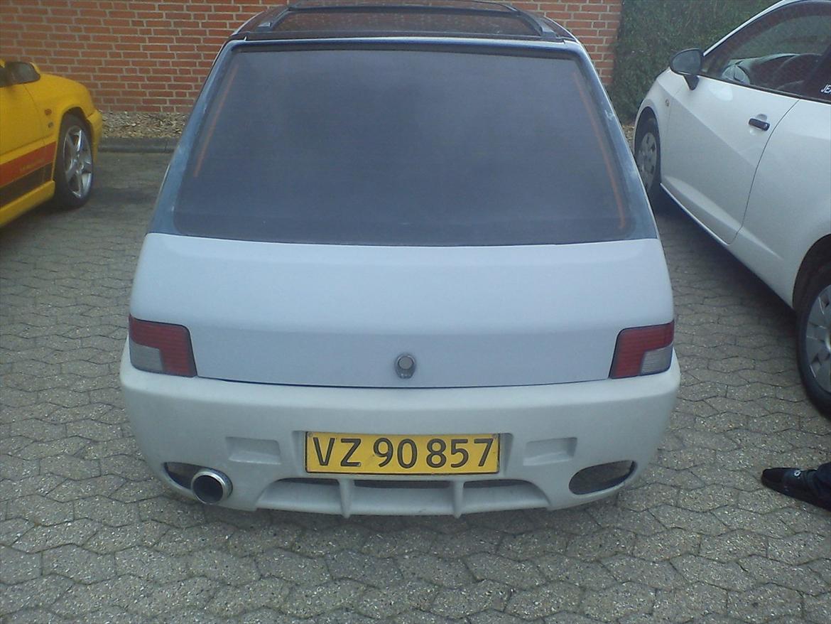Peugeot 205 SOLGT! billede 1