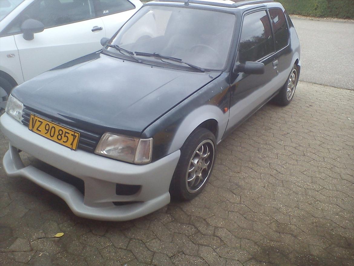 Peugeot 205 SOLGT! billede 3