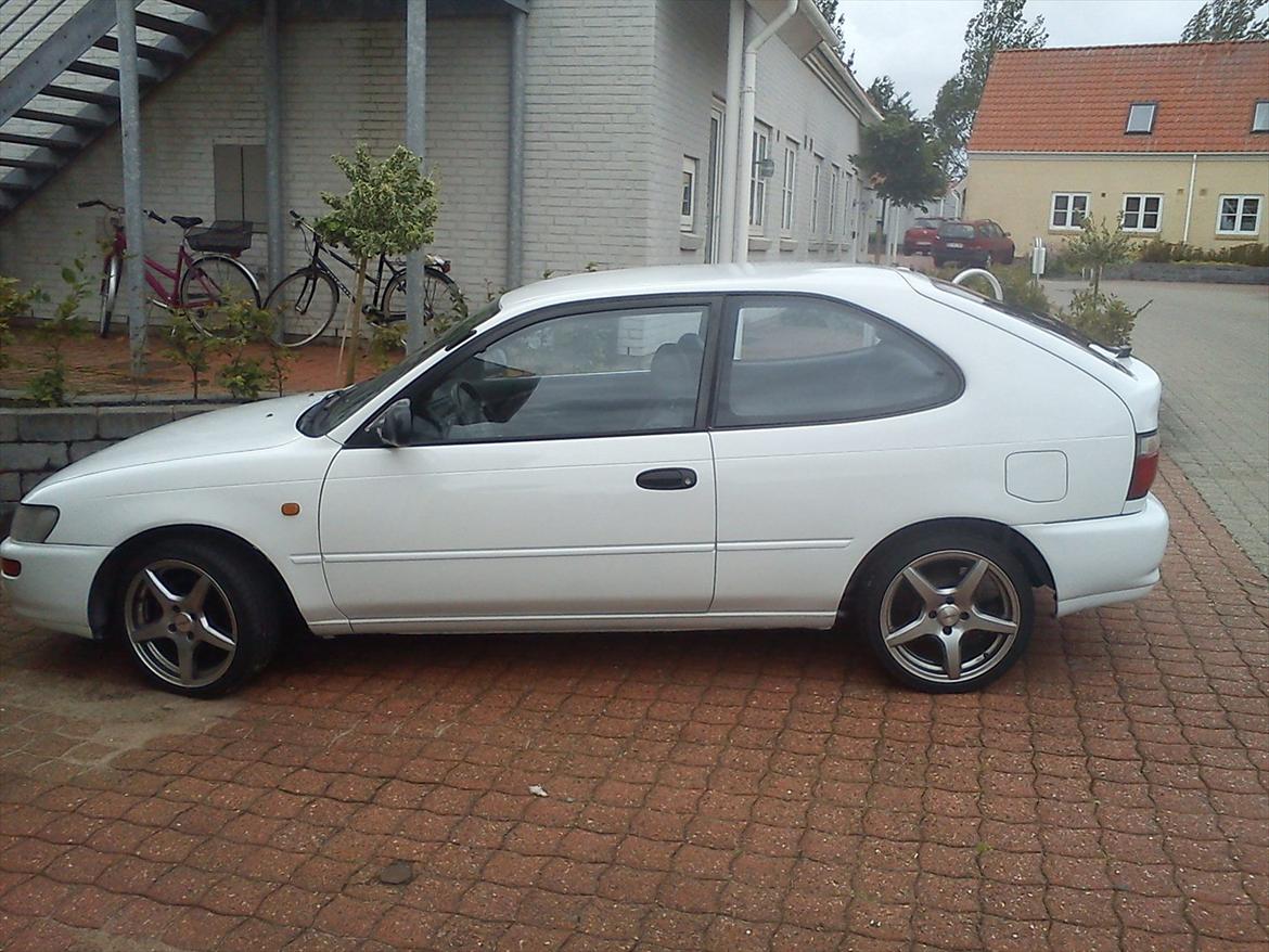 Toyota Corolla 1.3 XLi billede 1