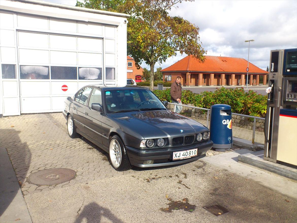 BMW 525i E34 SOLGT billede 1