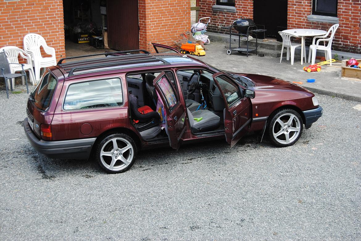 Ford Sierra 2.0i Ghia St.car *Den Grimme Kælling* - Fra siden billede 9