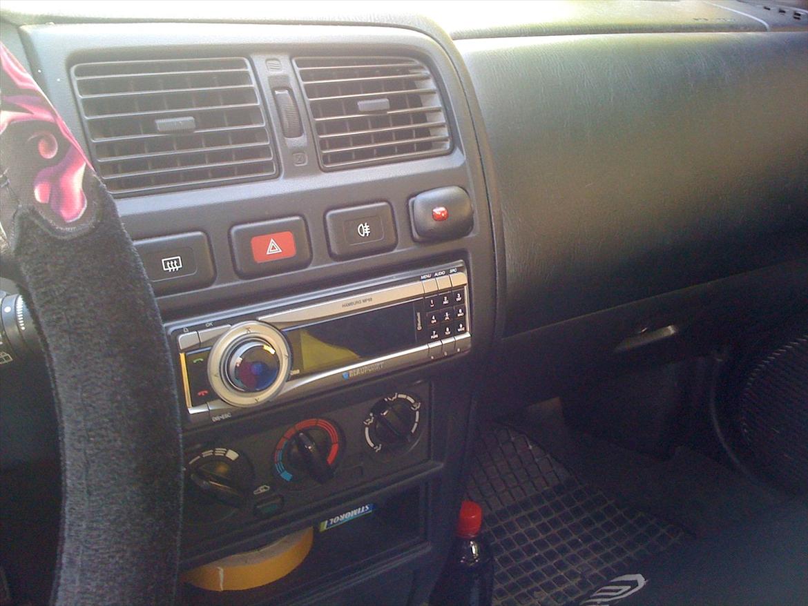 Nissan Almera 1.6 SR Solgt :'( <3  - Det pæne anlæg :) billede 7