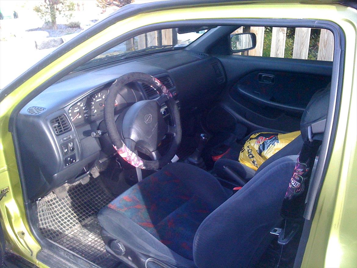 Nissan Almera 1.6 SR Solgt :'( <3  - Forsædet :P billede 8