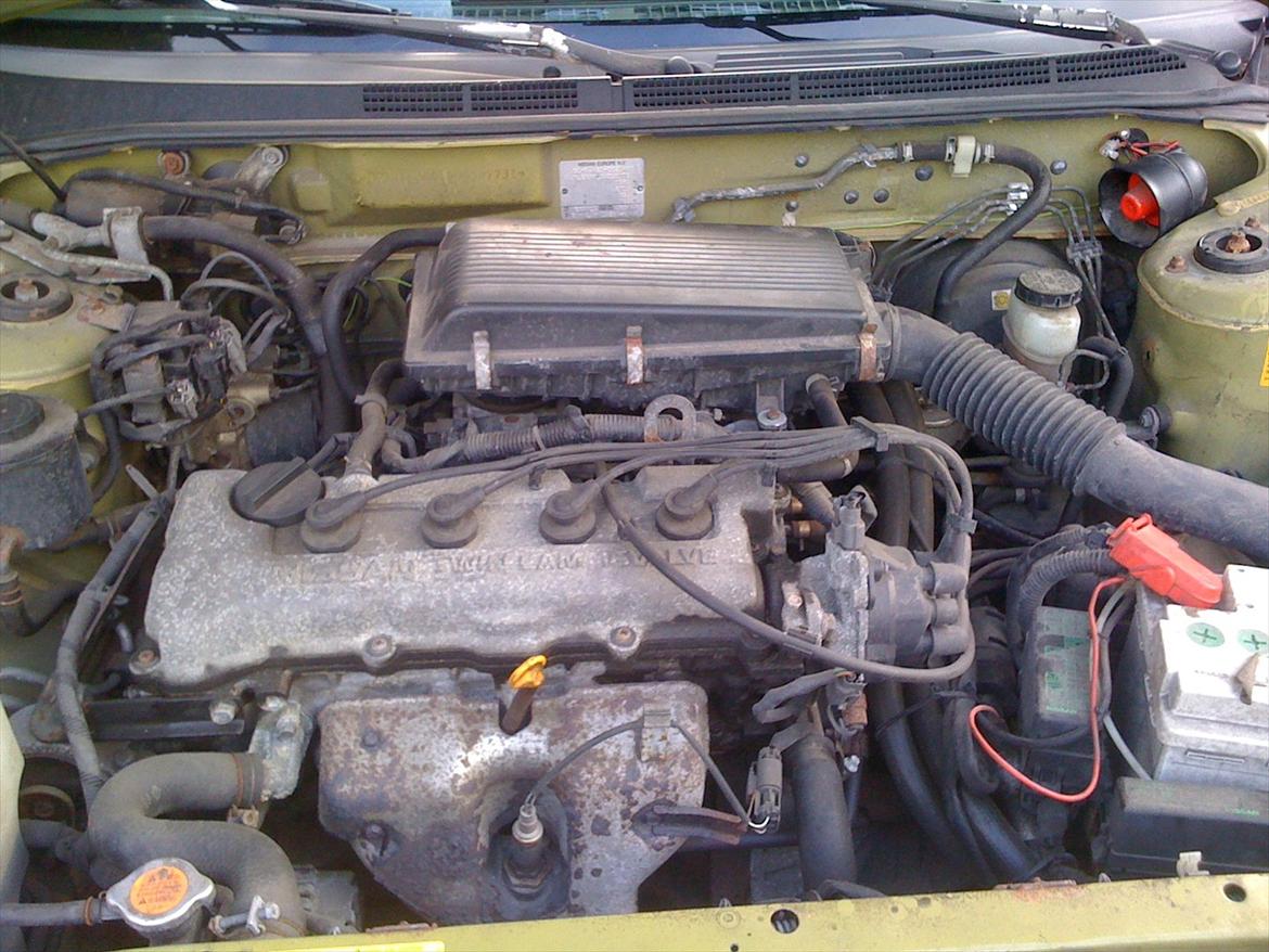 Nissan Almera 1.6 SR Solgt :'( <3  - Den fine 1.6 Twin Cam motor :p billede 9