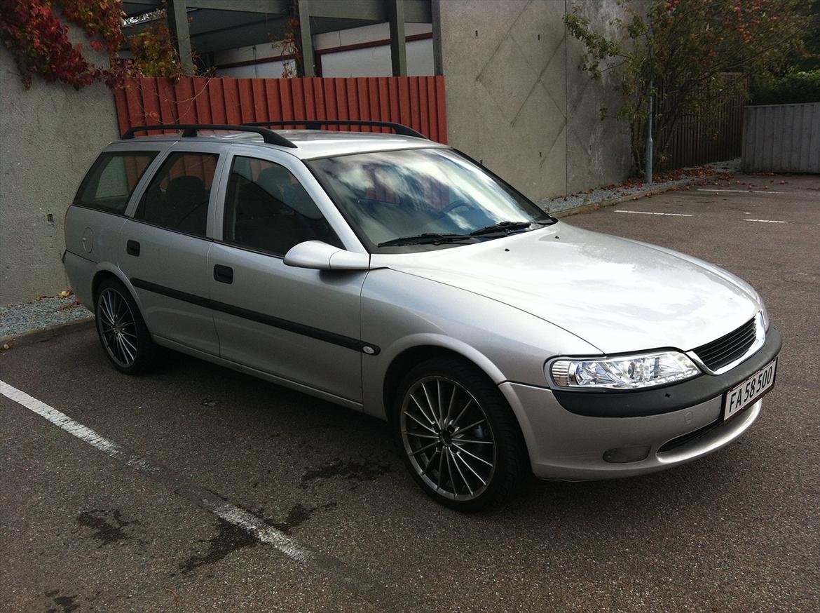 Opel Vectra B Caravan billede 1