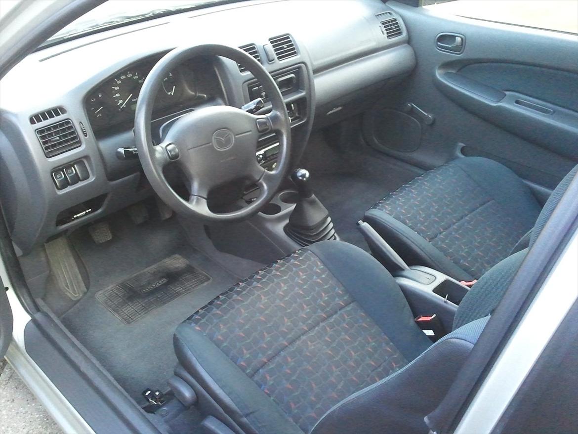 Mazda 323 MkVIII 1,5 Sport billede 7