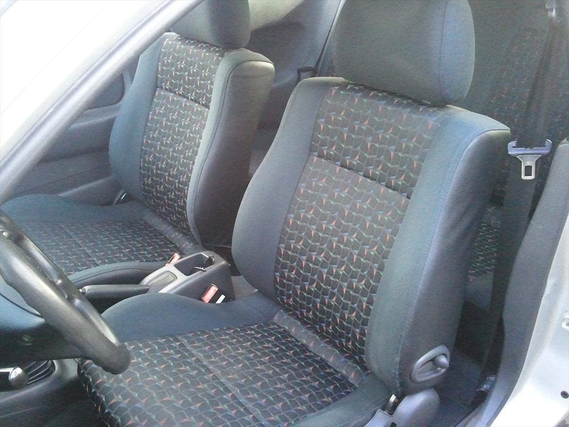 Mazda 323 MkVIII 1,5 Sport billede 8