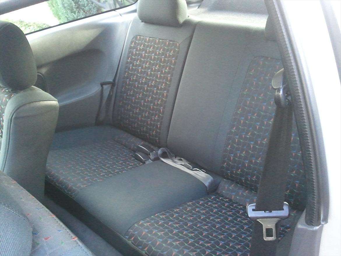 Mazda 323 MkVIII 1,5 Sport billede 9