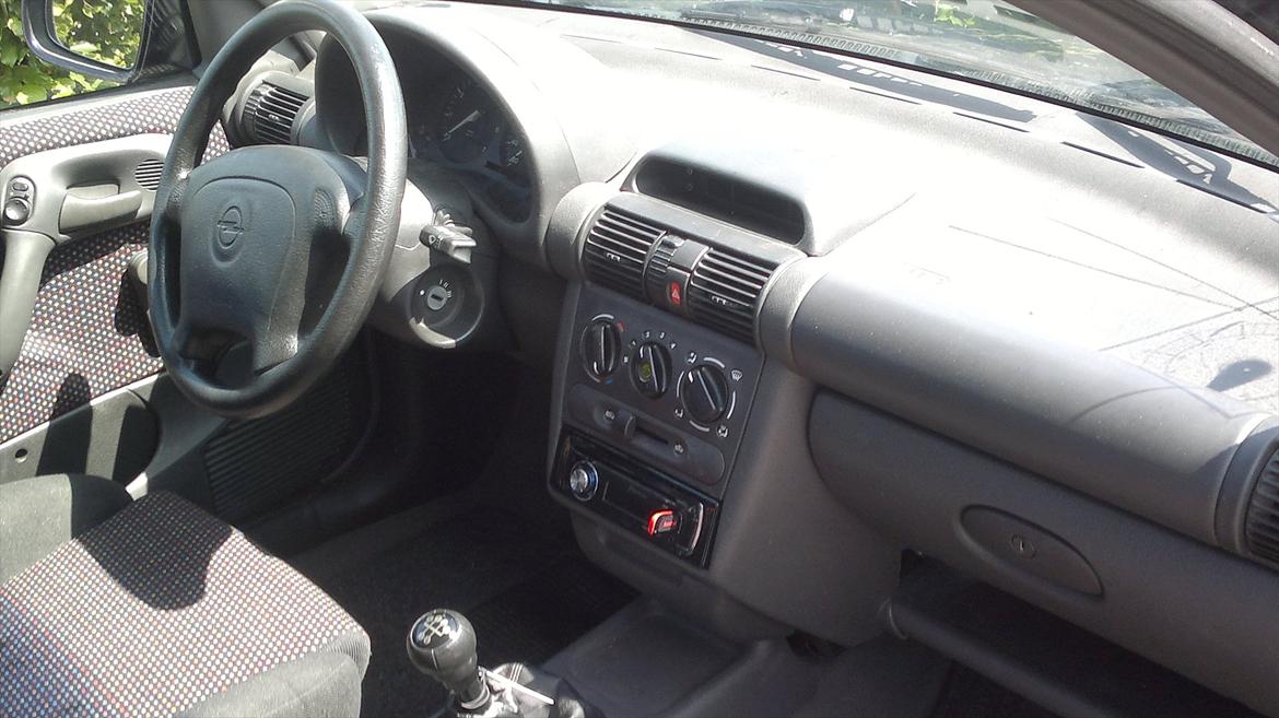 Opel Corsa b 1,4 16v  SOLGT billede 3