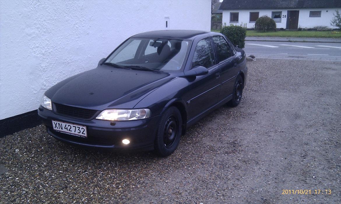 Opel Vectra - Så kom der vinter dæk på bilen billede 1