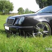 Mercedes Benz E 300 TDI