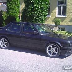 BMW 325i Solgt