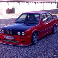 BMW e30 320i (donorbil)