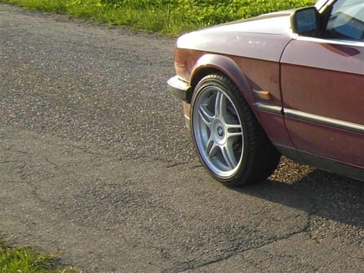 BMW E30 320i billede 3