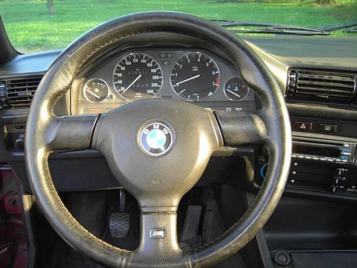 BMW E30 320i billede 6