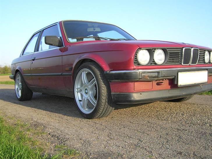 BMW E30 320i billede 8