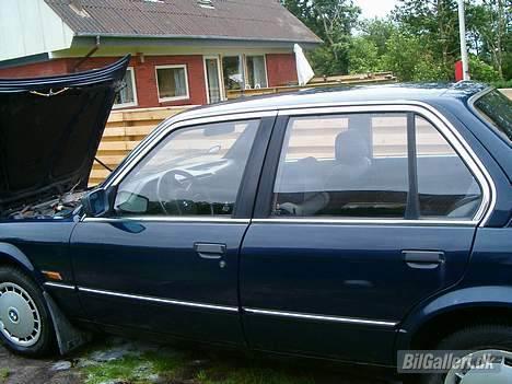 BMW 320 i  (Solgt)  billede 4