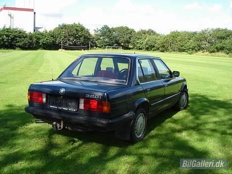 BMW 320 i  (Solgt)  billede 7
