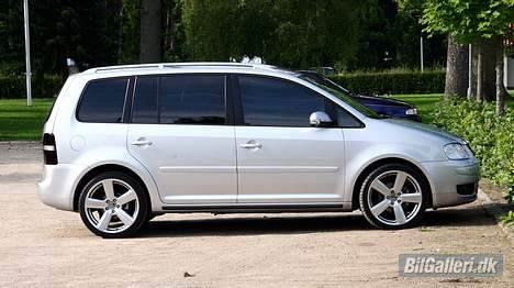 VW TOURAN 2.0 TDI -DSG-140HK billede 18