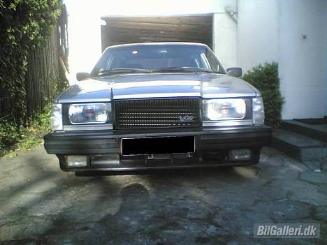 Volvo 740 TURBO - den nye intercooler er kommet i. sidder dejligt lige næsten. billede 17