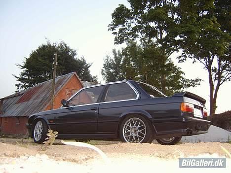 BMW E30 320 billede 2