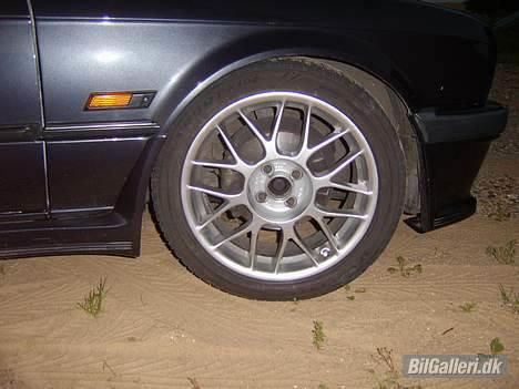 BMW E30 320 billede 7